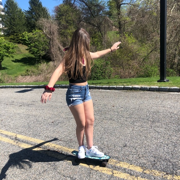 Meet your Posher, Trinity - Picture 1 of 1